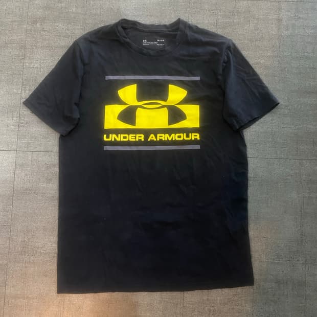 Underarmour 언더아머 중앙로고 반팔티셔츠