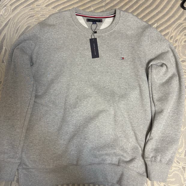 타미힐피거 맨투맨 새 제품 L
