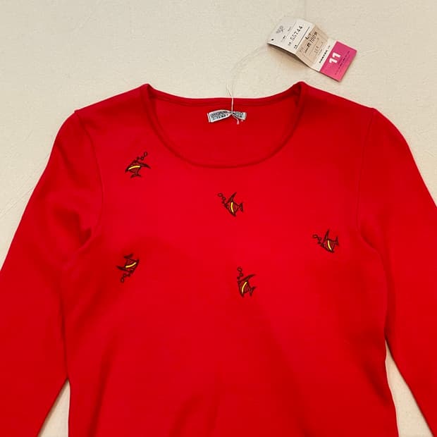 택있는 일본빈티지 유니크한 자수티셔츠