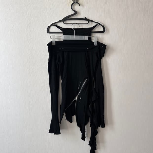 절개포인트 셔링 언발 아카이브 레이어드 스냅버튼 오프숄더 슬리브