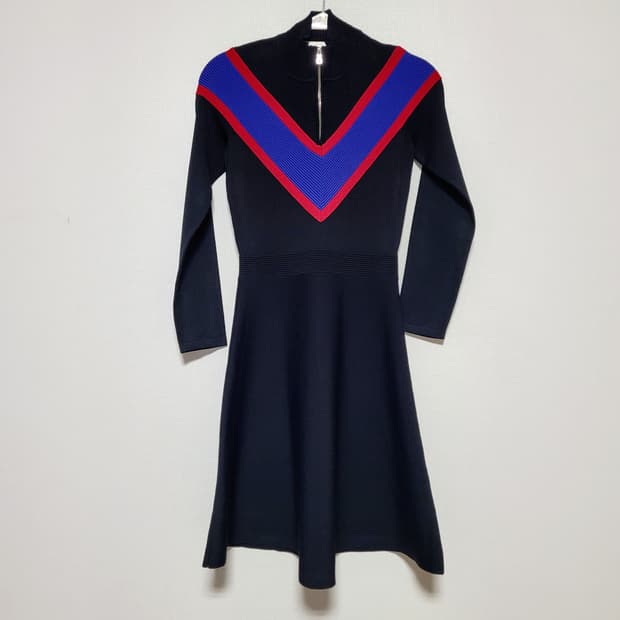 산드로 SANDRO 니트 원피스 하프집업 (44-날씬55/표기1) 새상품