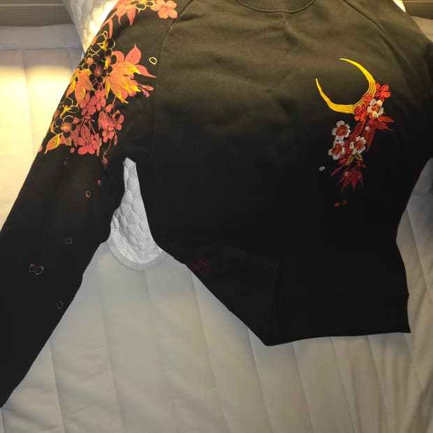 카라쿠리 타마시 봉황 오버핏 맨투맨