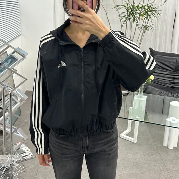 아디다스 크롭핏 윈드브레이커 후드집업