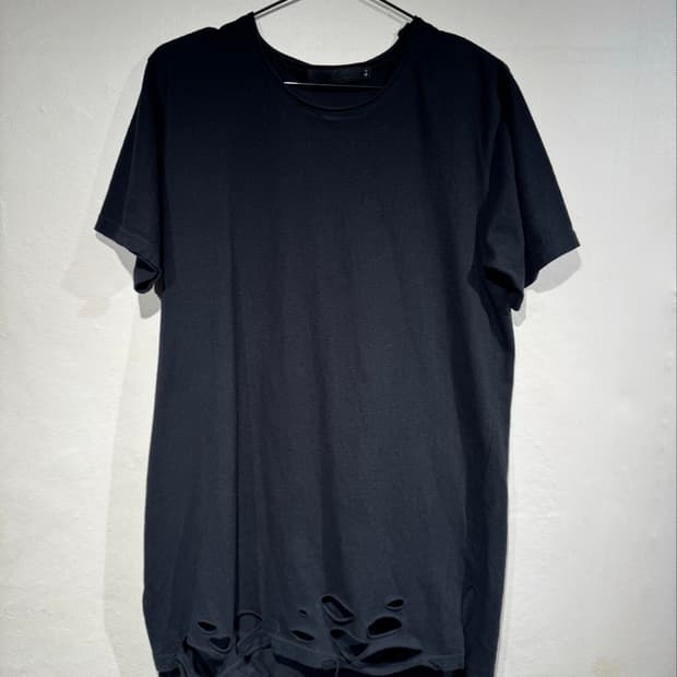Gostar De Fuga Distressed Black T-shirt 