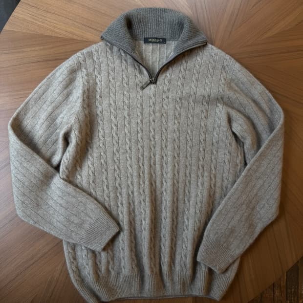 맥도날드 케이블 짚업 니트 100
