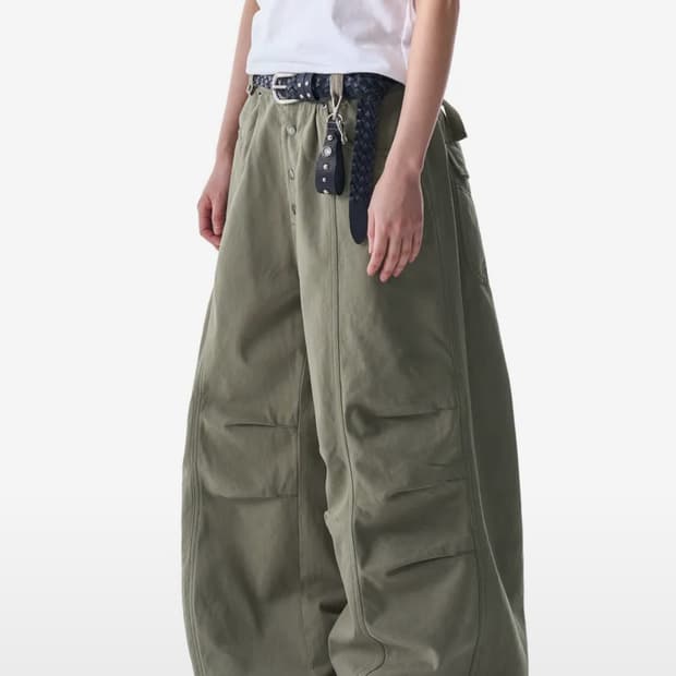 아캄 Knee Pin-tuck Studded Cotton Pants