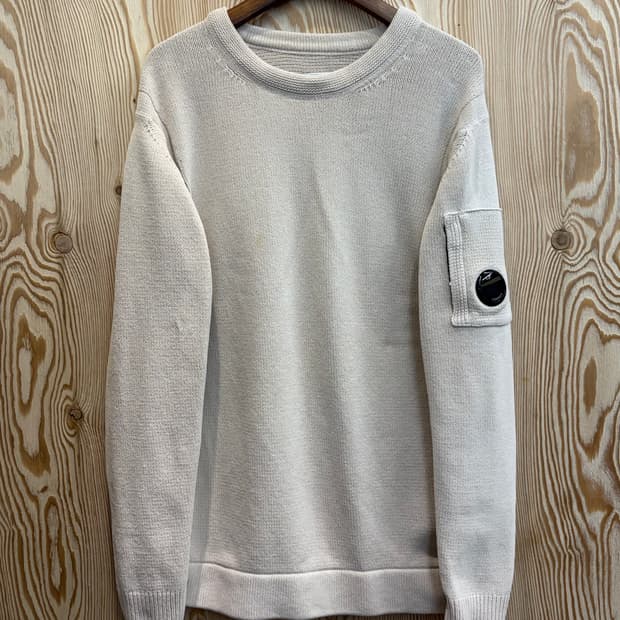 CP 컴퍼니 렌즈 와펜 크루넥 니트