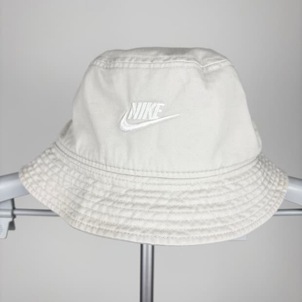 나이키 퓨추라 워시드 버킷햇 라이트본