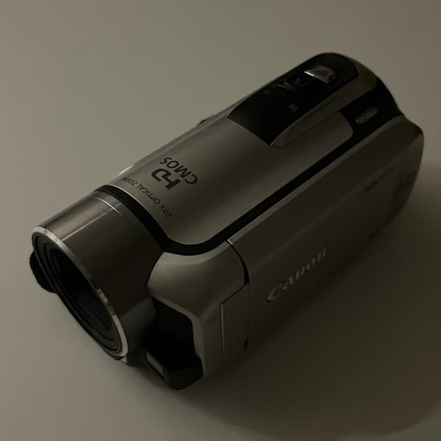 빈티지 캠코더 캐논 IVIS HF R11