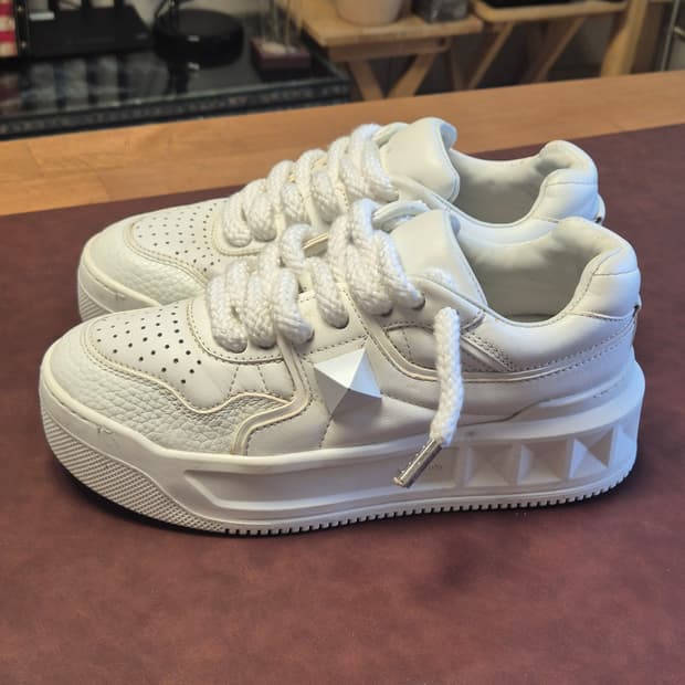 발렌티노 원스터드 240-245(38) 스니커즈 