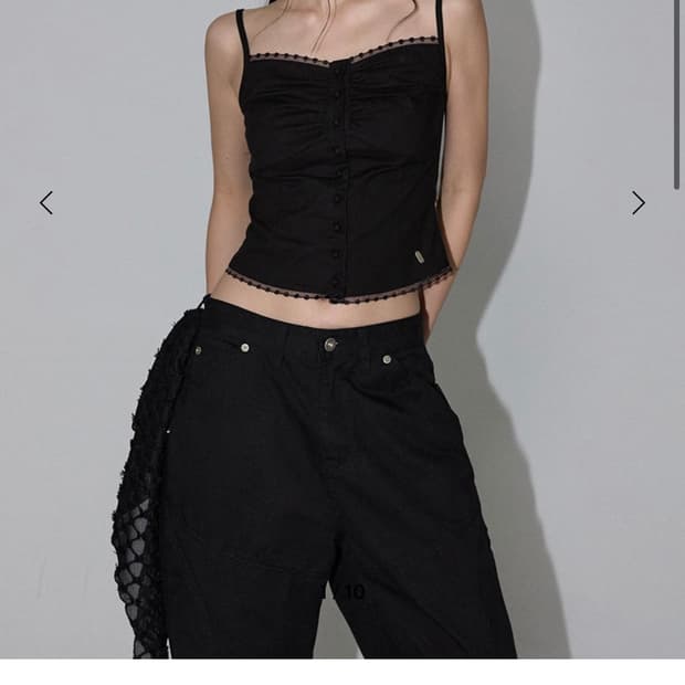 이네기 Yuna Shirring Blouse 블랙