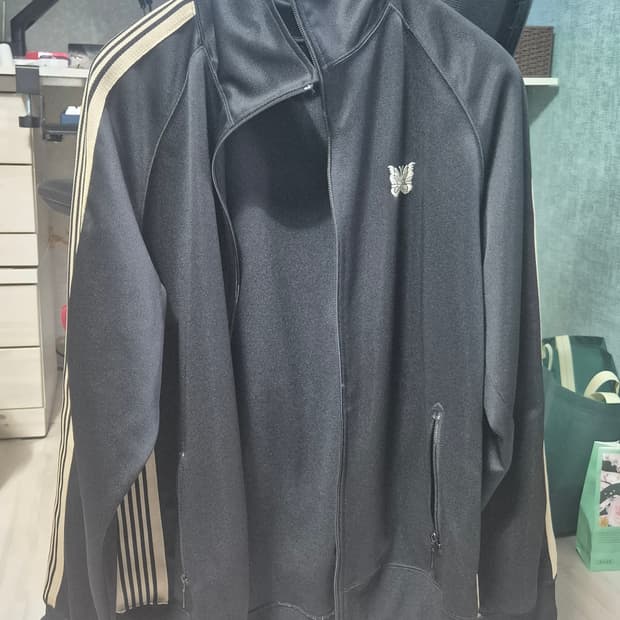 니들스 트랙자켓