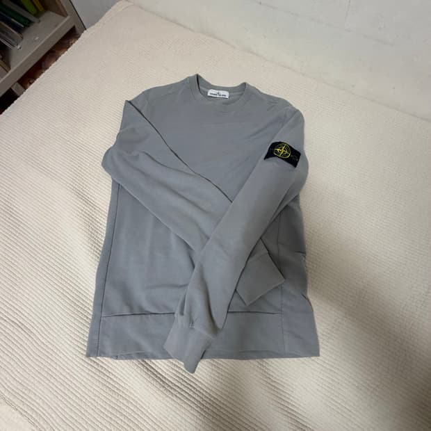 스톤아일랜드 맨투맨 그레이