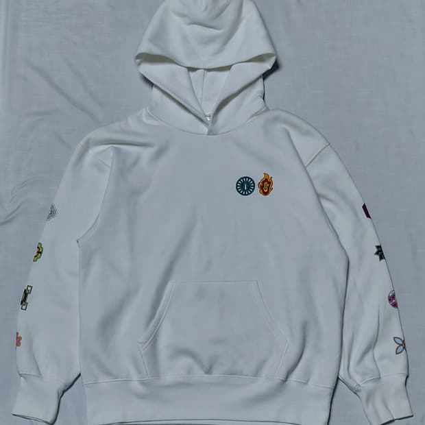 [무료배송/L] GU 귀멸의 칼날 코등이 자수 흰색 기모 후드티