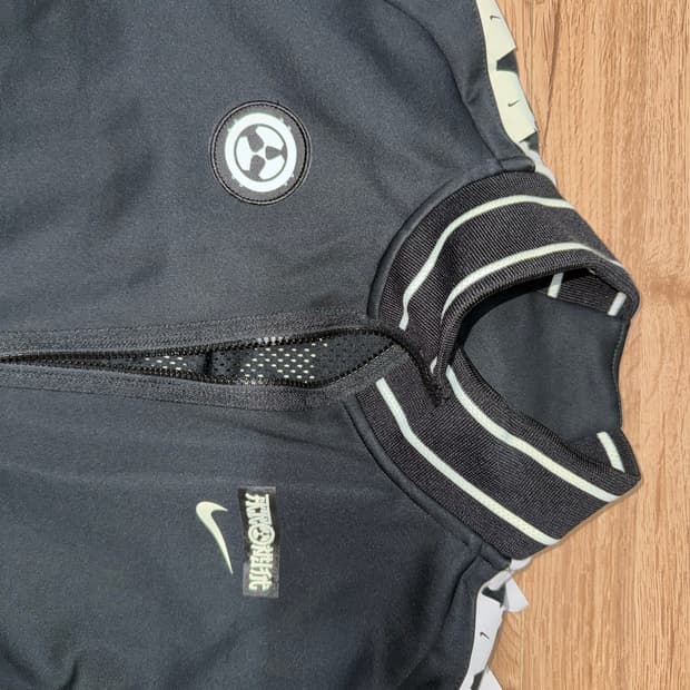 나이키 아크로님 트랙탑