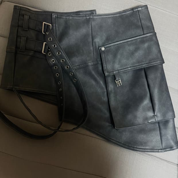 트리밍버드 레더랩스커트 Belted Layered Leather Wrap