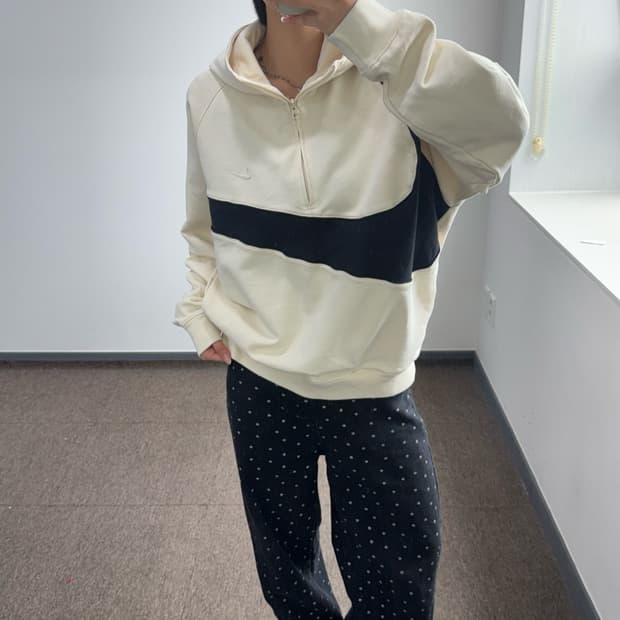 Nike 나이키 빅스우시 아이보리 반집업 후드티 