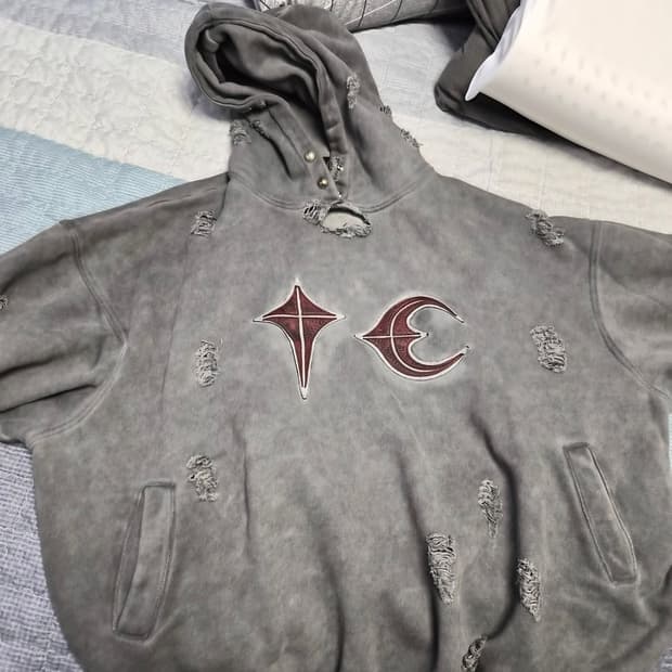 떠그클럽 락후드 3사이즈 판매합니다.