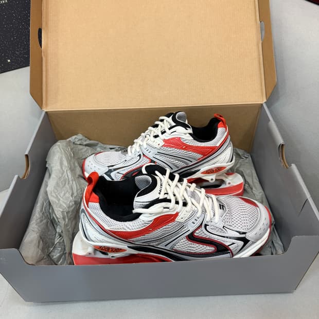 발렌시아가 엑스팬더 스니커즈 39사이즈