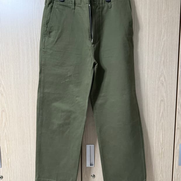 셔터 치노팬츠 올리브