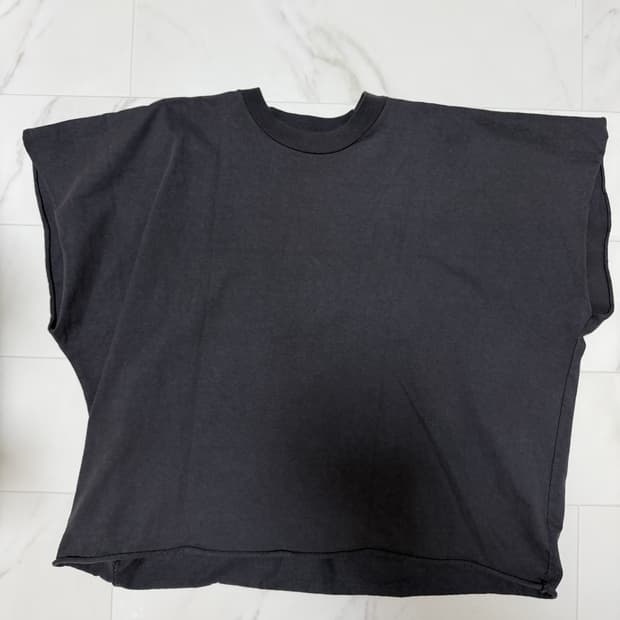 칸예 벌쳐스 티셔츠