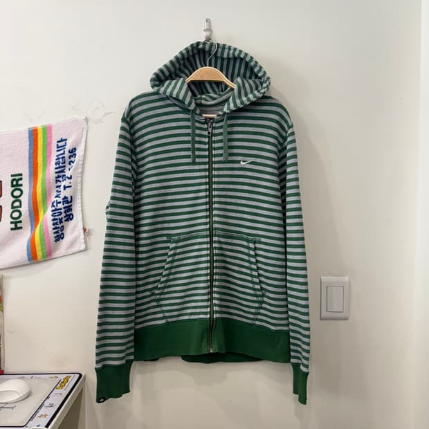 260. 나이키 후드집업 