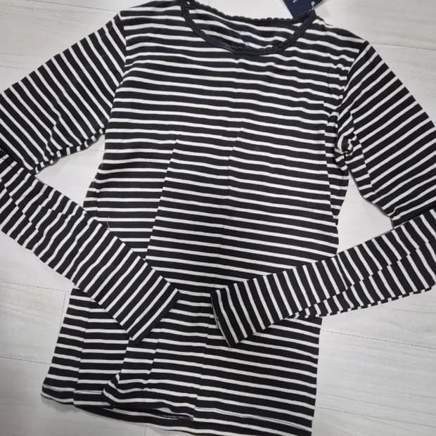 Ruffle Stripe Long Sleeve Tee (Charcoal)