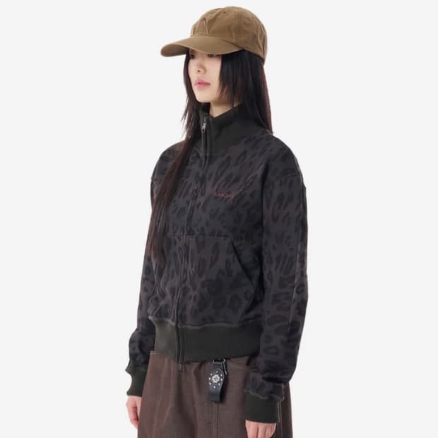 아캄 Leopard Logo Track Jacket