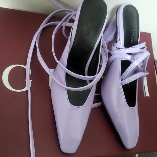 새상품 드레곤블루스 스트랩 뮬 슬링백 스틸레토 37.5 245