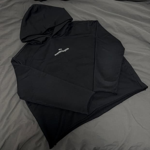 메종 마르지엘라 블랙 리버스 로고 후드티 50 사이즈