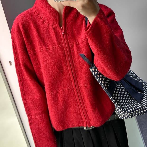 red wool stitch zip knit