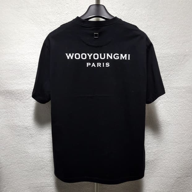 [신형] 50 / 25FW 우영미 백로고 반팔티 