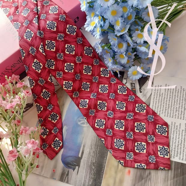 입생로랑 실크 진핑크 기하 패턴 넥타이 9.4cm A+등급 K1562
