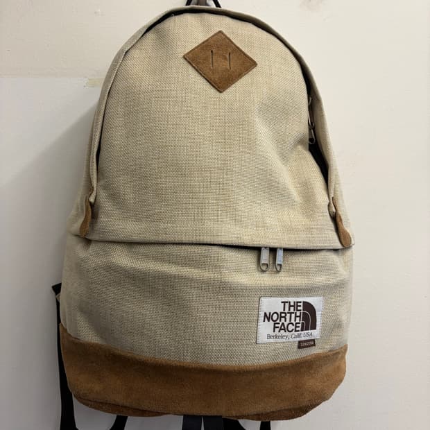 N70. 노스페이스 스웨이드 백팩 가방