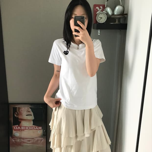 꼼데가르송 블랙하트 와펜 화이트 반팔티
