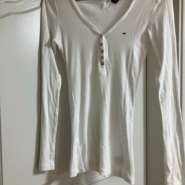 타미힐피거 화이트 헨리넥 긴팔 니트