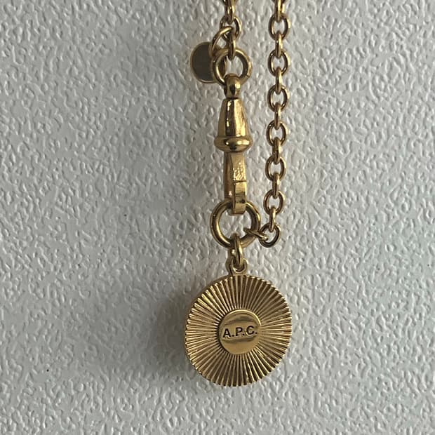 아페쎄 골드 펜던트 목걸이