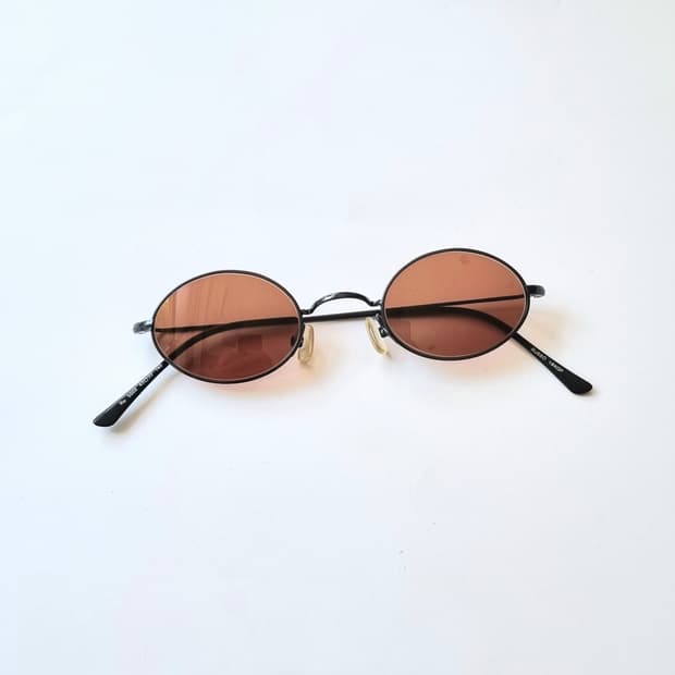 데드스탁 빈티지한 무드의 오벌 프레임 틴트 선글라스 802