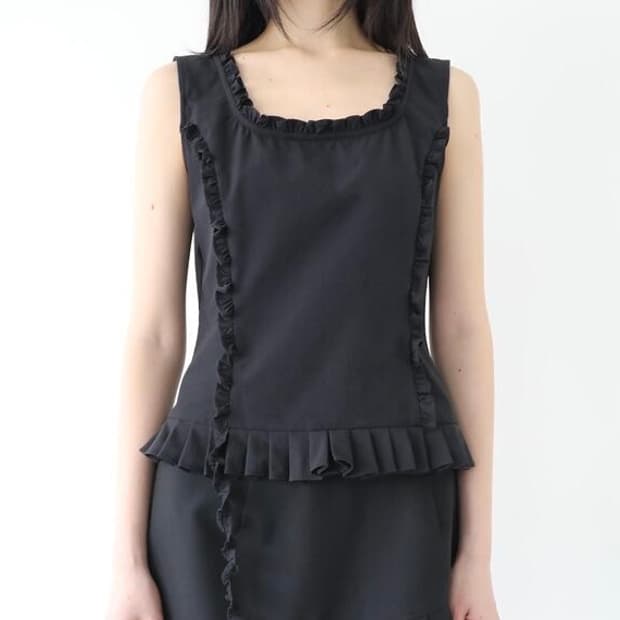 RUFFLE SLEEVELESS