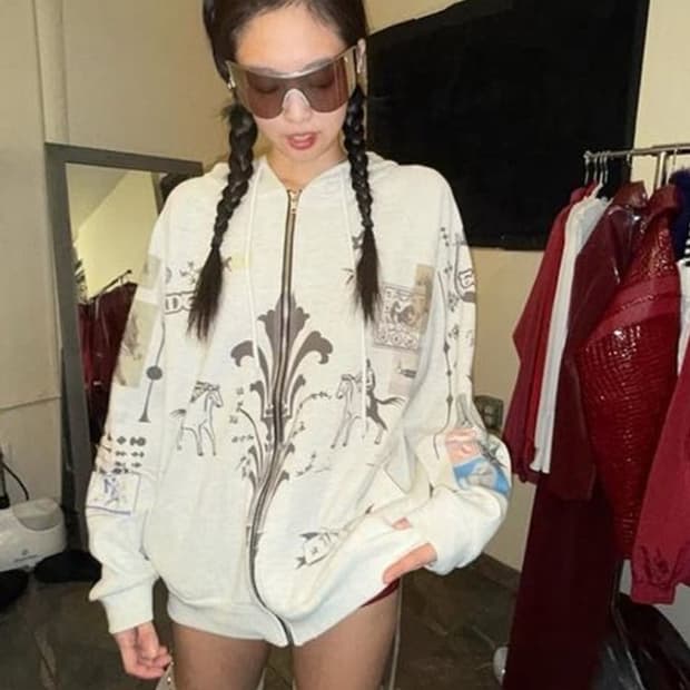 Toomuchtax 후드집업