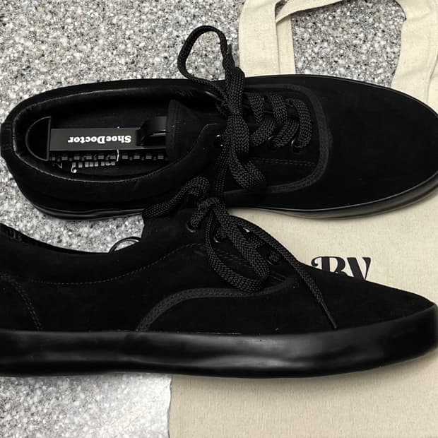 바이미나 스니커즈 블랙 스웨이드 사이즈 280