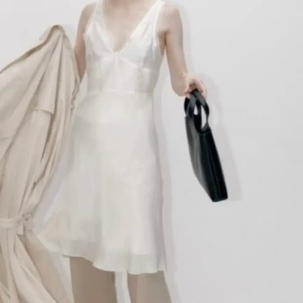 Farven 딥브이넥 원피스