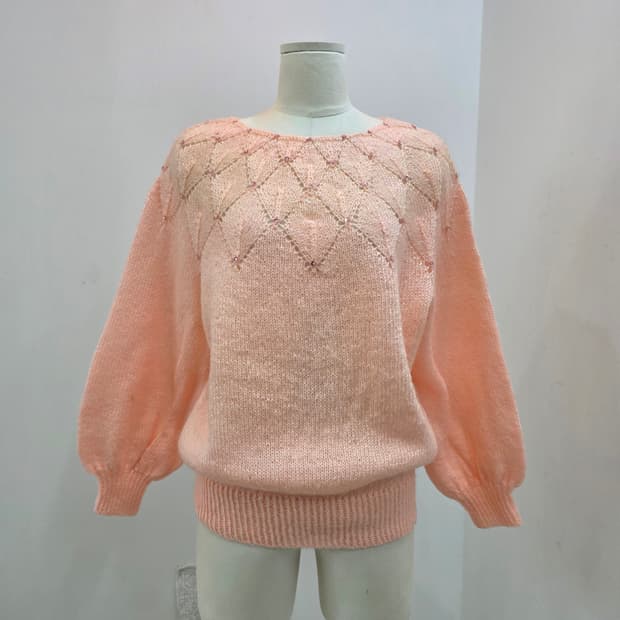 모헤어 피치핑크 비즈 펀칭 니트