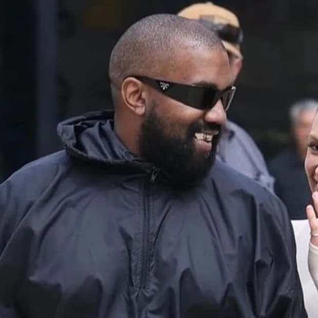 칸예 선글라스(프라다 선글라스) 팝니다