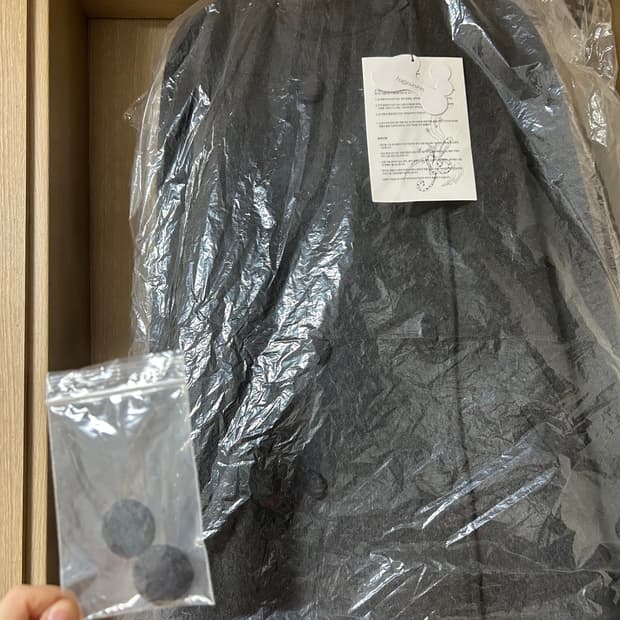 [새상품] 허그유어스킨 후드 하프코트 차콜