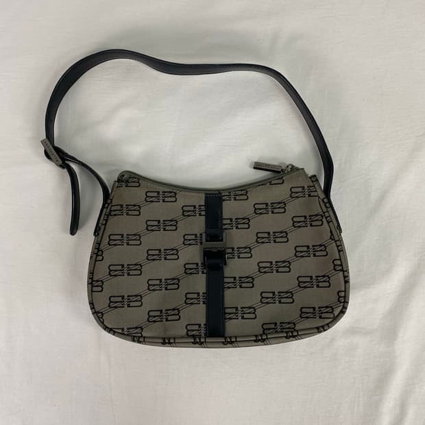 발렌시아가 BB로고 모노그램 캔버스 숄더백  <50>