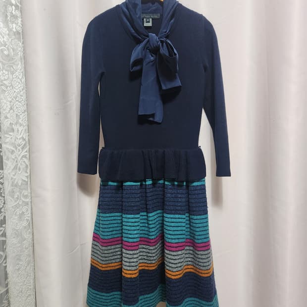 마크제이콥스 리본 니트 원피스