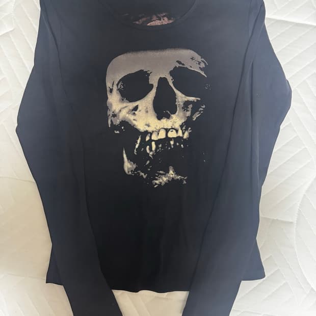 Hyteric glamour skullberry 롱슬리브