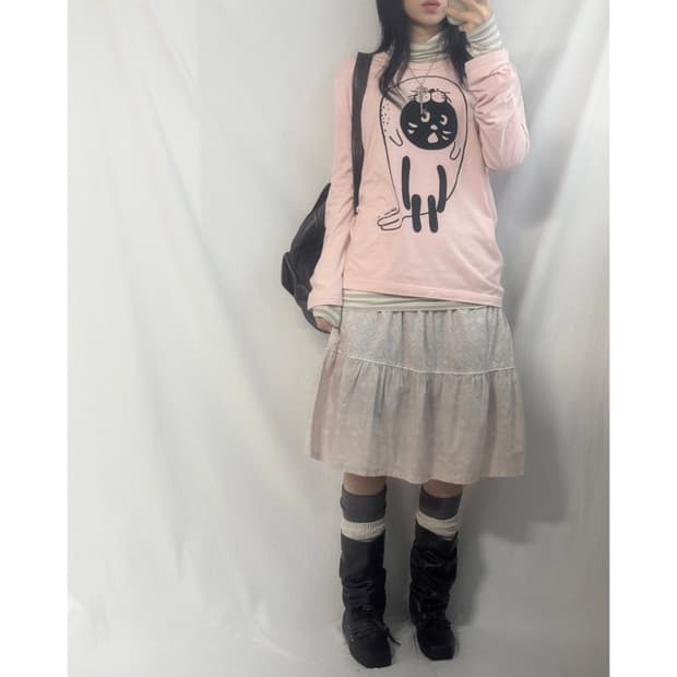 네넷 물개 탈을 쓴 고양이 캐릭터 프린팅 롱 슬리브 티