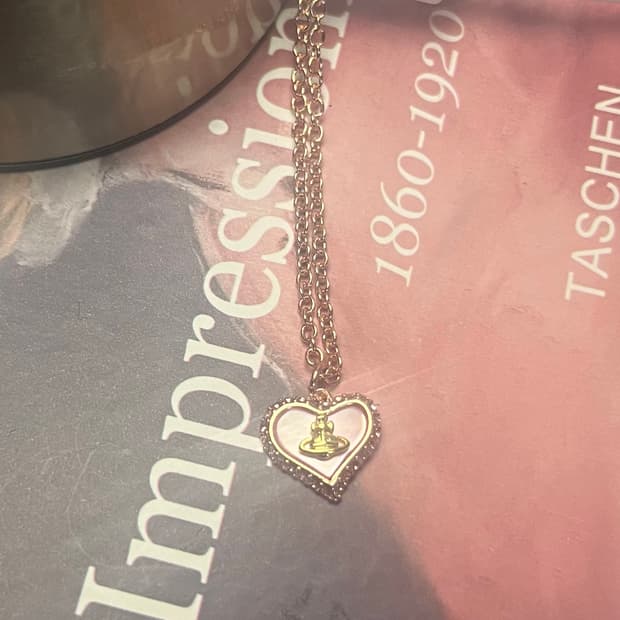 비비안웨스트우드 페트라 목걸이 로즈골드